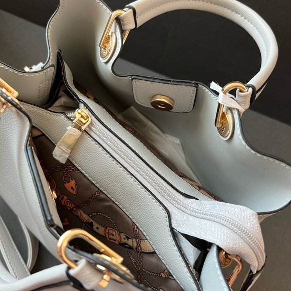 NWT LA TERRE FASHION SATCHEL HANDBAG - Picture 4 of 7